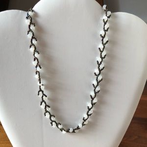 Beaded necklace - White